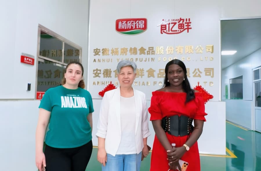 Des saveurs à partager, des partenariats à construire : He De Food et des invités internationaux visitent Yangfujin